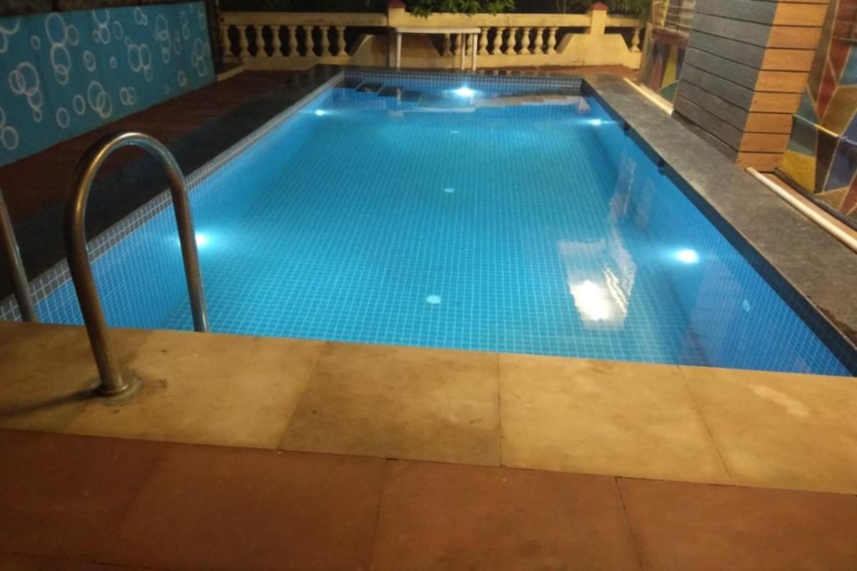 Hotel Phoenix Lonavala Esterno foto