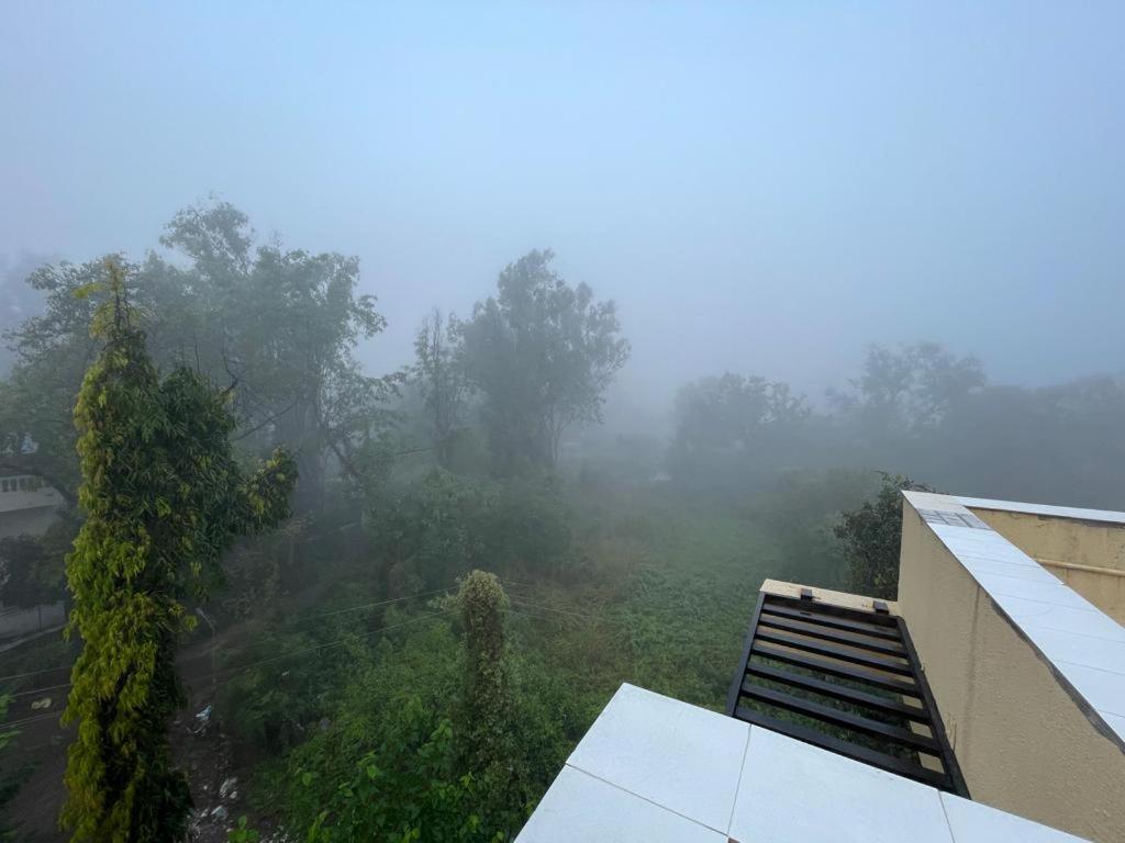 Hotel Phoenix Lonavala Esterno foto
