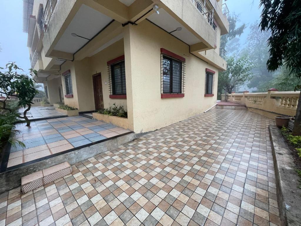 Hotel Phoenix Lonavala Esterno foto