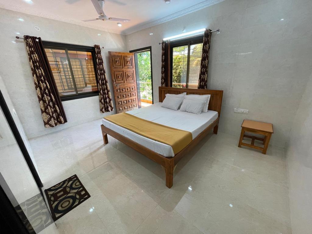 Hotel Phoenix Lonavala Esterno foto